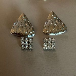Two pairs earrings